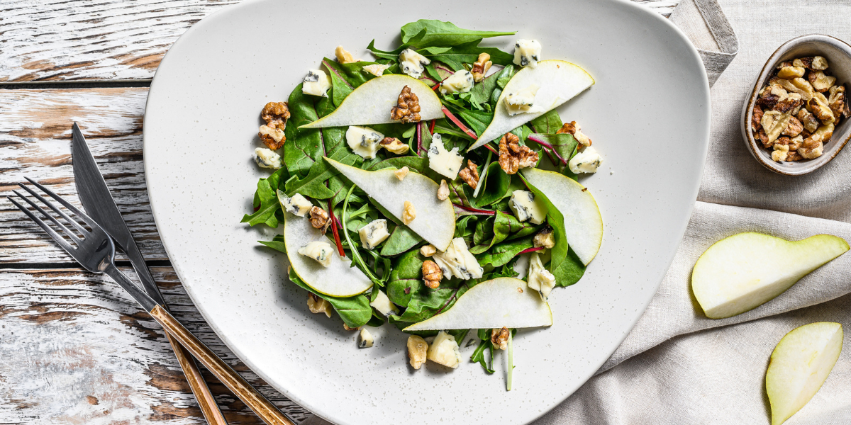 pear walnut salad